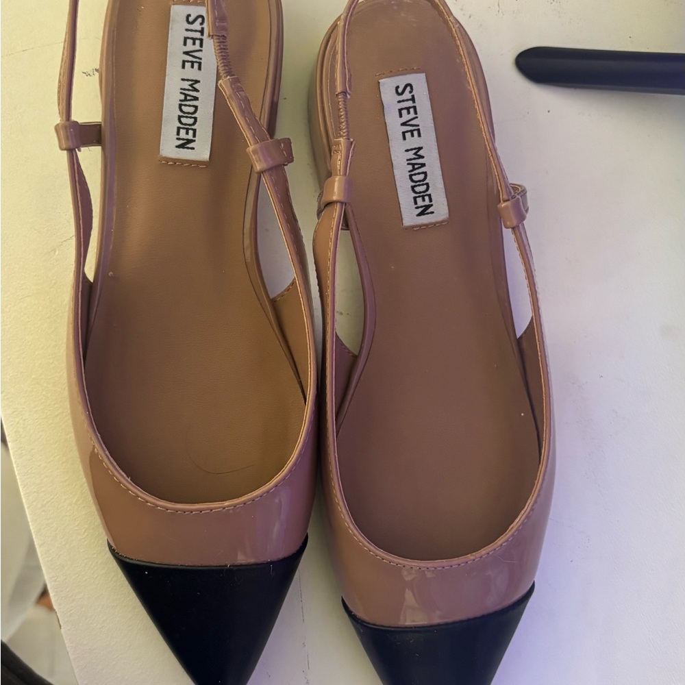 Steve Madden Women's Beige and Black Flats